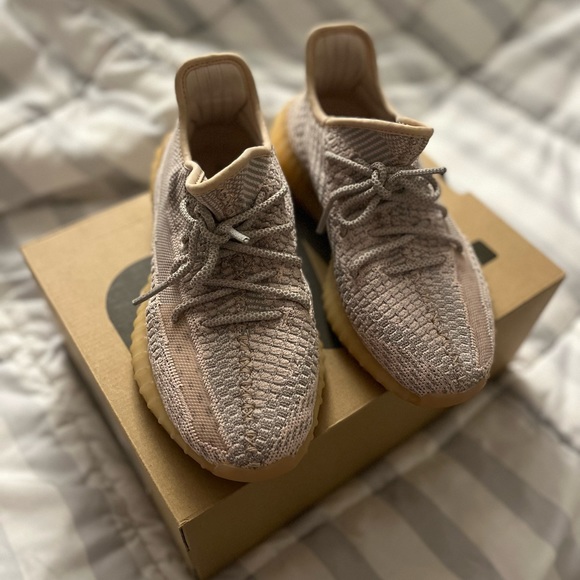 EUC Yeezy 350 Synth - Picture 6 of 12